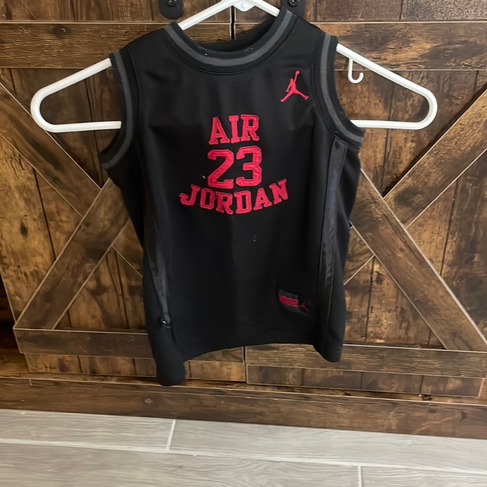 boys 4T air jordan jersey
